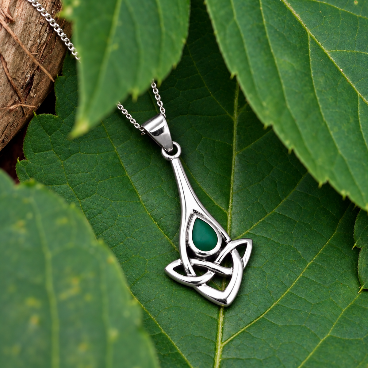 Silver Celtic Dewdrop Pendant w/Agate