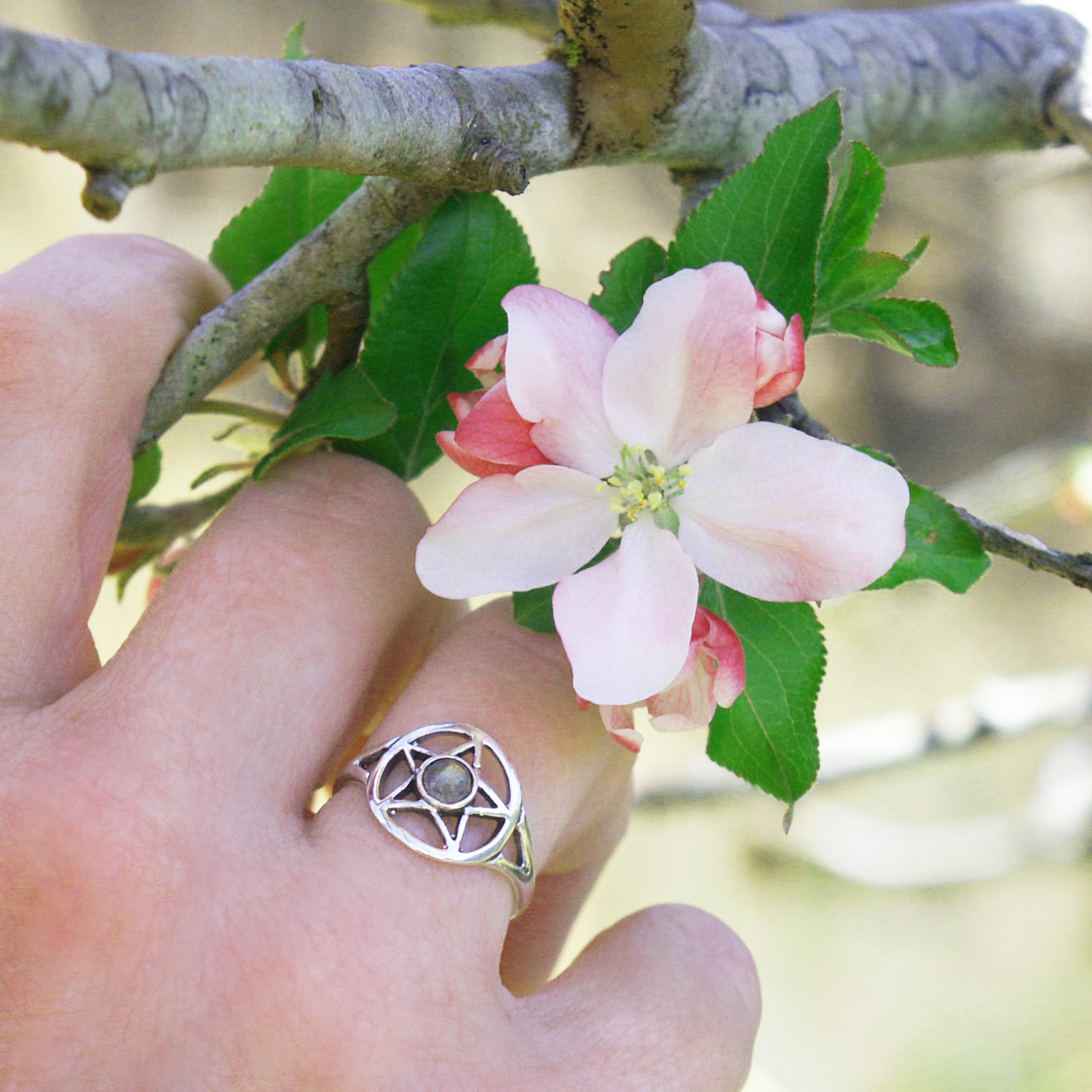 Silver Labradorite Pentacle Ring