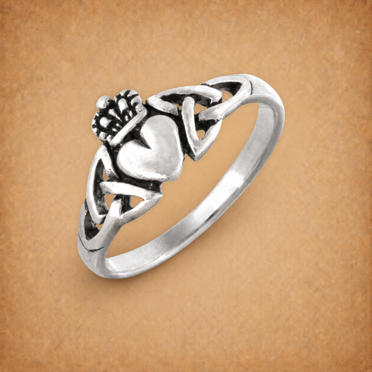 Silver Knotwork Claddagh Ring